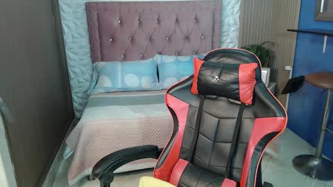 JUSTKARLITA online show from March 22, 3:45 am