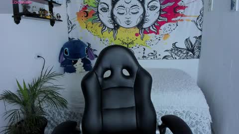 Sofia online show from December 4, 7:03 pm