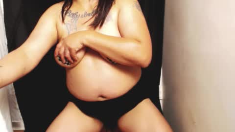 Layla online show from May 28, 11:19 am
