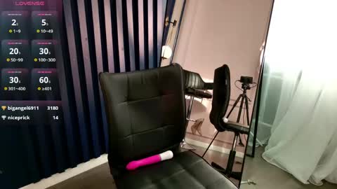 Miss Grace online show from May 11, 2:45 pm