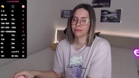 Julie online show from March 23, 5:02 am