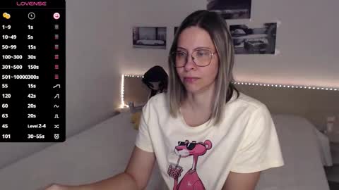 Julie online show from October 12, 4:26 am