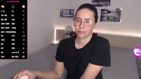 Julie online show from May 12, 4:13 pm