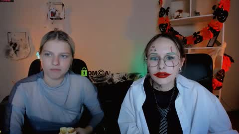 kaela_spell_ online show from October 20, 7:17 pm