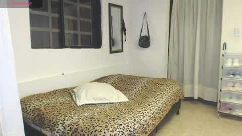 kaeliyh online show from April 4, 2:05 pm