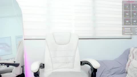    online show from October 6, 12:44 pm