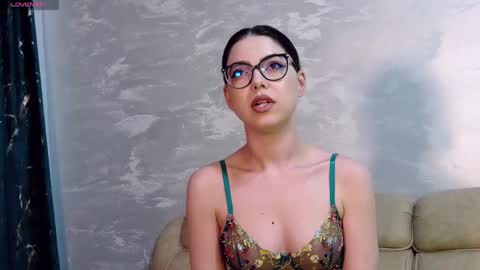 Kaila Lewis online show from May 7, 6:22 pm