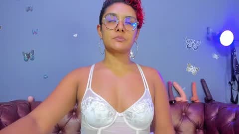 kaira_mosse_ online show from May 7, 11:03 am