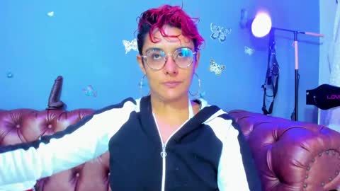 kaira_mosse_ online show from May 9, 11:23 am