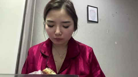 Sakura online show from April 8, 3:36 pm