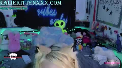 KalieKitten online show from April 15, 8:53 pm