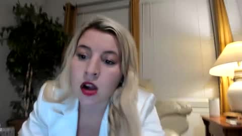 Snapshot of kaliii_jones chatting on February 18, 1:43 am Kaliii jones online show from February 18, 1:43 am