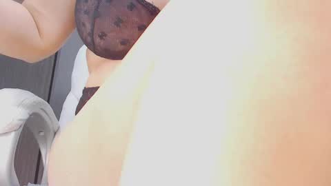 Hannah online show from February 10, 11:30 pm