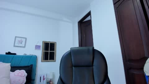 Kamilalopez online show from May 23, 11:58 pm