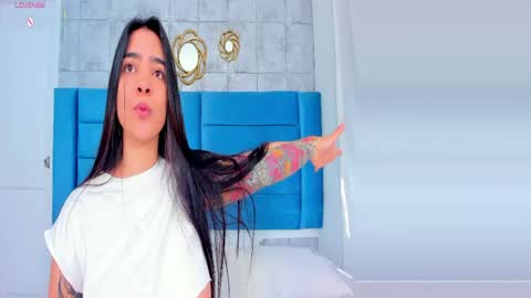 Kamila Betancourt online show from May 18, 2:45 pm