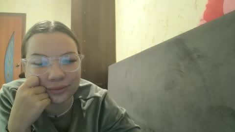 Camilla online show from September 26, 10:46 am