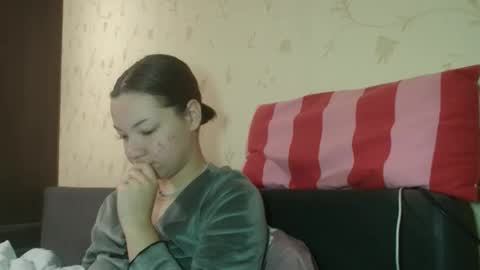 Camilla online show from October 3, 1:27 pm