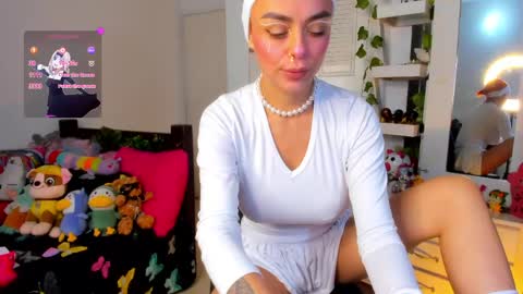 hello  Im Danni online show from May 9, 11:12 am