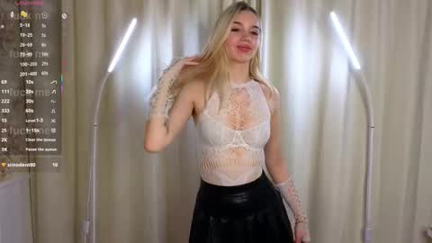 Alice online show from December 4, 4:30 pm