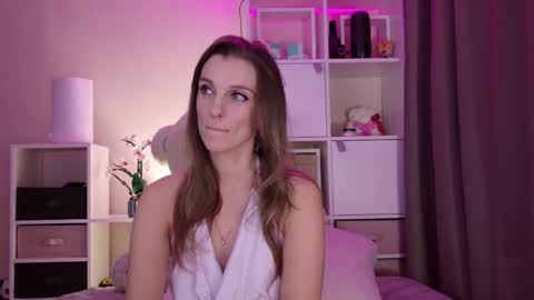 Julia online show from March 18, 12:37 am