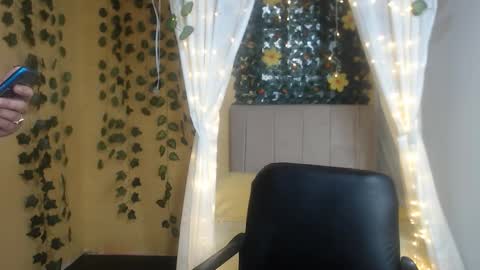 karen_885 online show from December 18, 2:44 pm