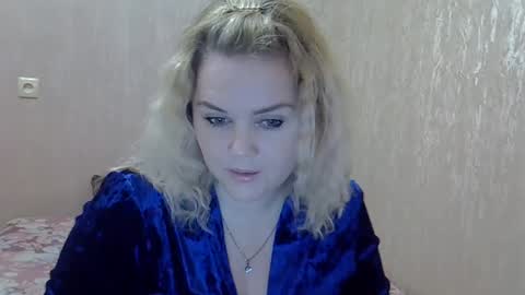 karennelsonx online show from January 10, 8:37 pm