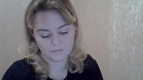 karennelsonx online show from December 14, 2:53 pm