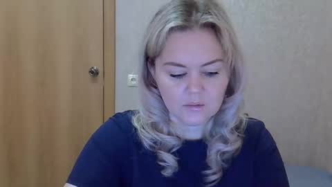 karennelsonx online show from March 19, 10:41 am