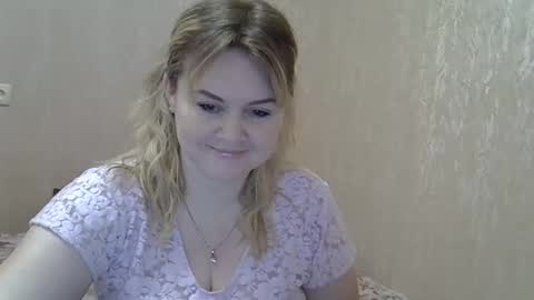 karennelsonx online show from December 17, 11:17 am