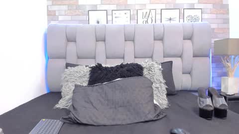  Karina Taylor  online show from January 8, 8:13 pm