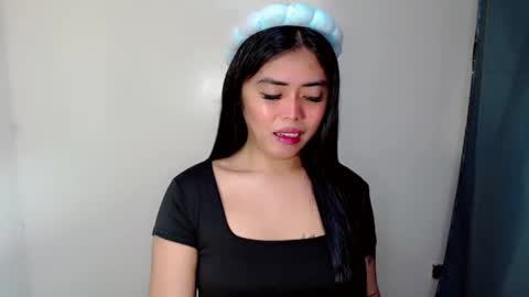 I AM BELLE online show from May 16, 3:44 pm