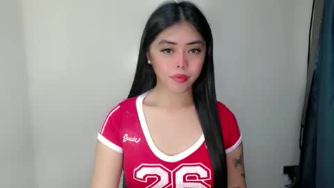 I AM BELLE online show from May 4, 1:26 pm