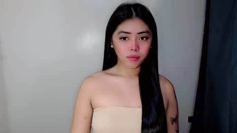 I AM BELLE online show from May 18, 2:23 pm