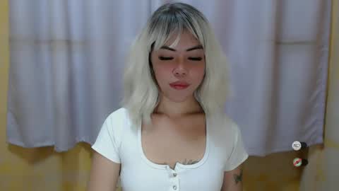I AM BELLE online show from December 28, 3:26 pm