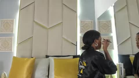 karinaacox online show from May 6, 1:04 pm