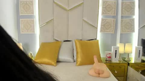 karinaacox online show from May 14, 1:50 pm