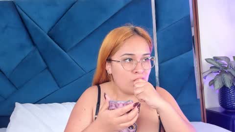 karinasanchezz online show from November 20, 7:26 pm