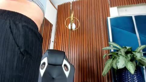 karinasanchezz online show from October 23, 12:00 pm