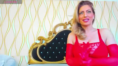 KARISSIA online show from January 2, 7:01 am