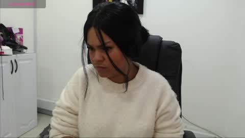 karla_cg online show from May 25, 4:28 pm