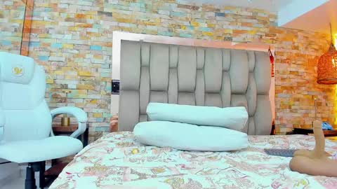 Snapshot of karla_dunn chatting on February 28, 9:01 pm Karla online show from February 28, 9:01 pm