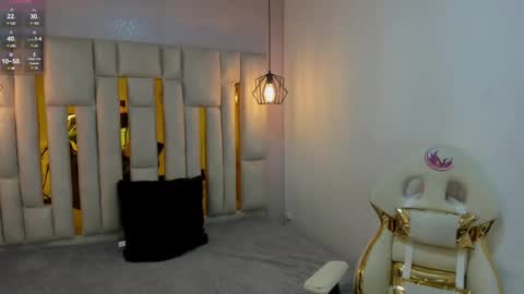 Karla  online show from December 10, 11:00 am
