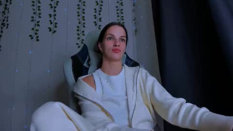 karla_lim online show from October 17, 4:54 pm