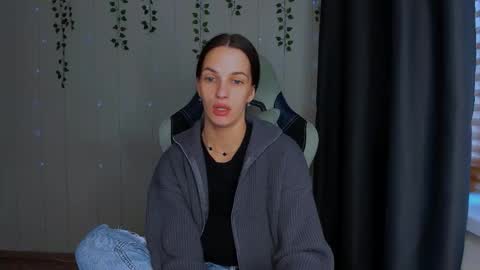 karla_lim online show from October 15, 10:29 am