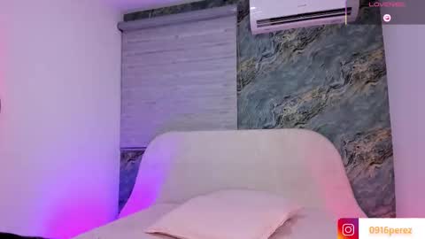 karolina  online show from November 19, 7:47 pm