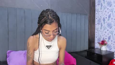 karlaslutskinny__ online show from May 22, 9:46 pm