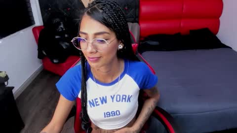 karlaslutskinny__ online show from May 16, 12:13 am