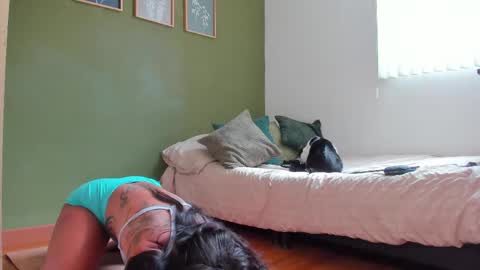 Karlye online show from May 10, 3:47 pm