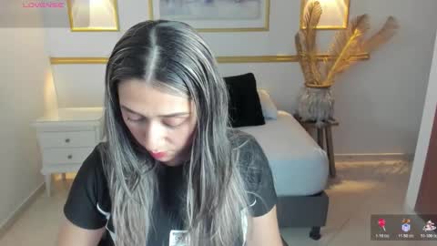 karlyy_ online show from January 8, 7:29 pm