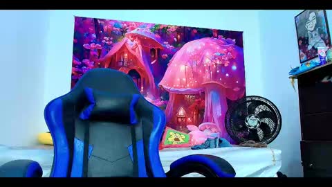 Snapshot of karol_naughty chatting on October 10, 12:21 pm online show from October 10, 12:21 pm